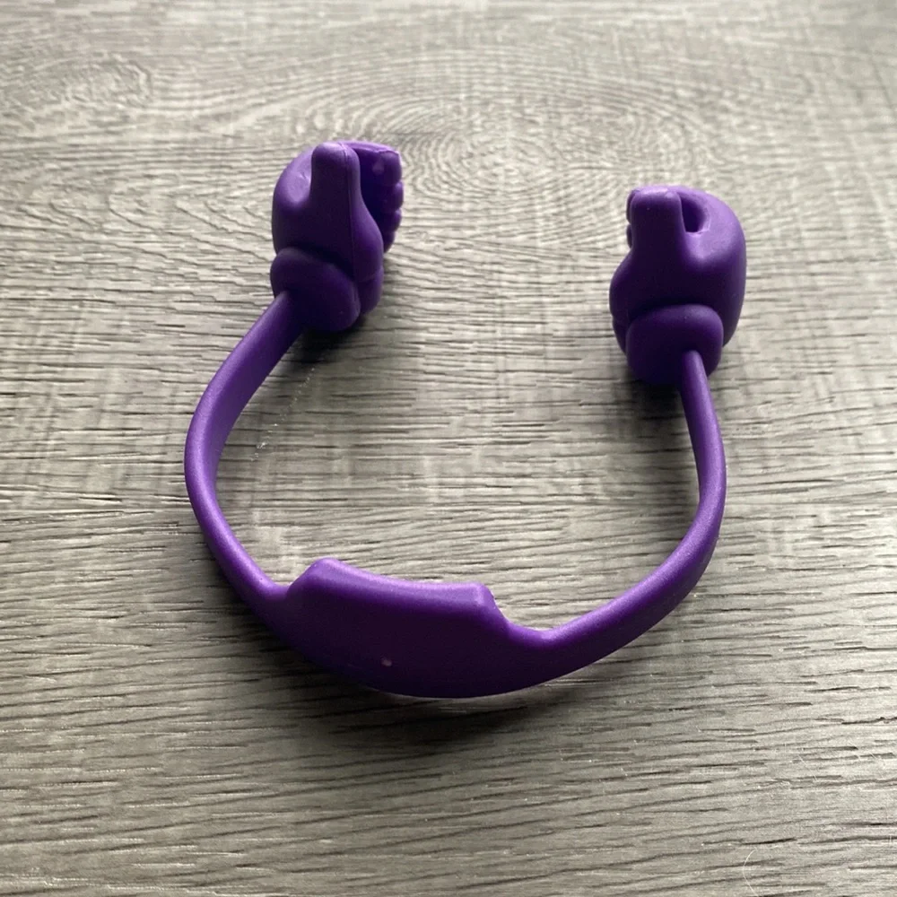 Flexible cell phone holder
